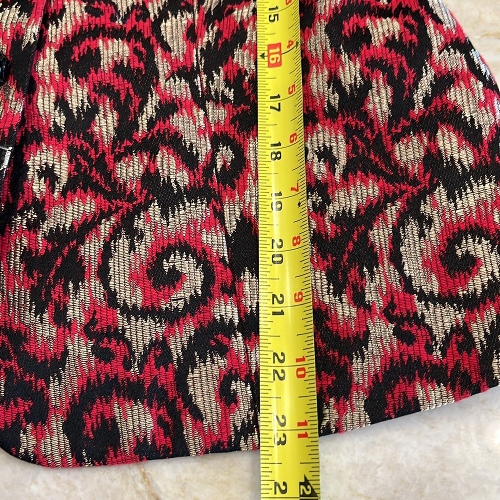 Kasper | Metallic Jacquard‎ Round Lapel Jacket | Red, Black, Gold | Petite 10 - Picture 9 of 13